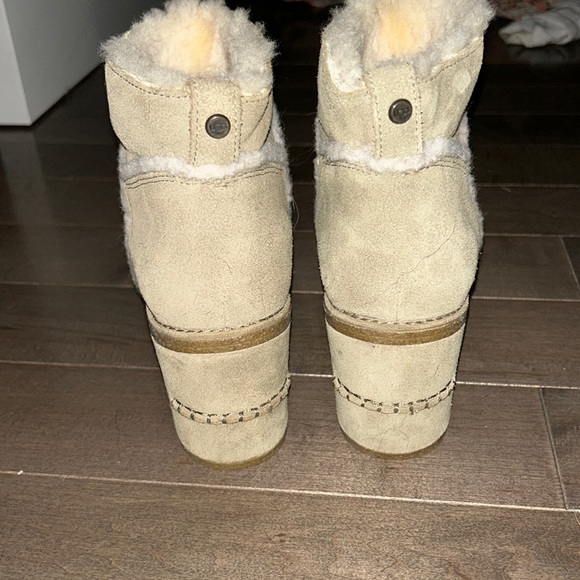 Ugg heels - Picture 4 of 4